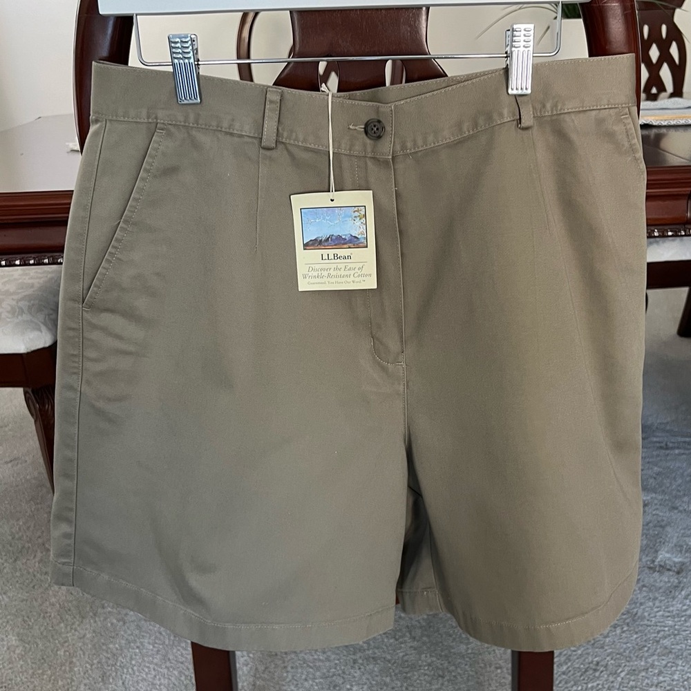L.L. Bean High-Waist Women's Shorts in Olive